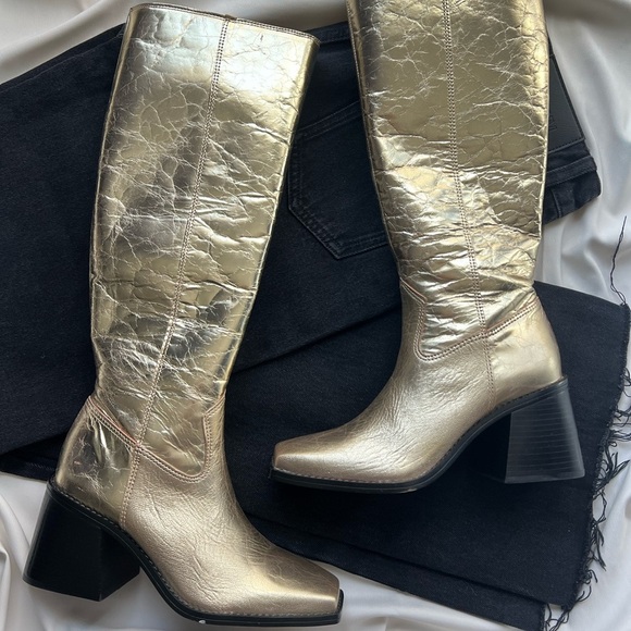 Vince Camuto Gold Sangeti Boots 👢 - Picture 2 of 8